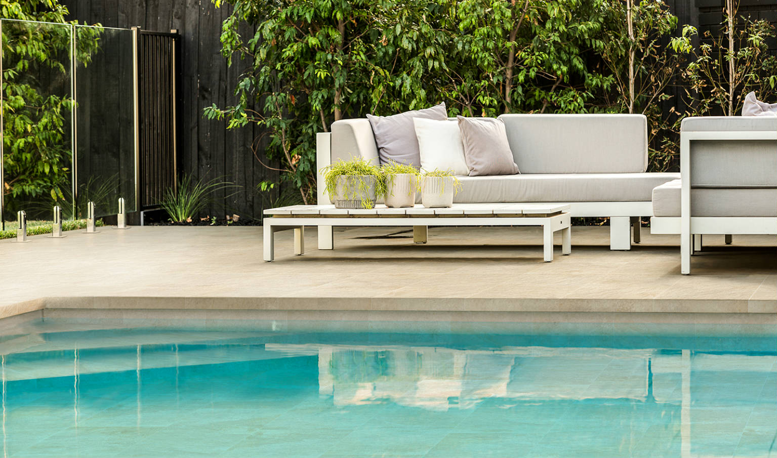 REDSTONE BEIGE · ANTISLIP | Keros