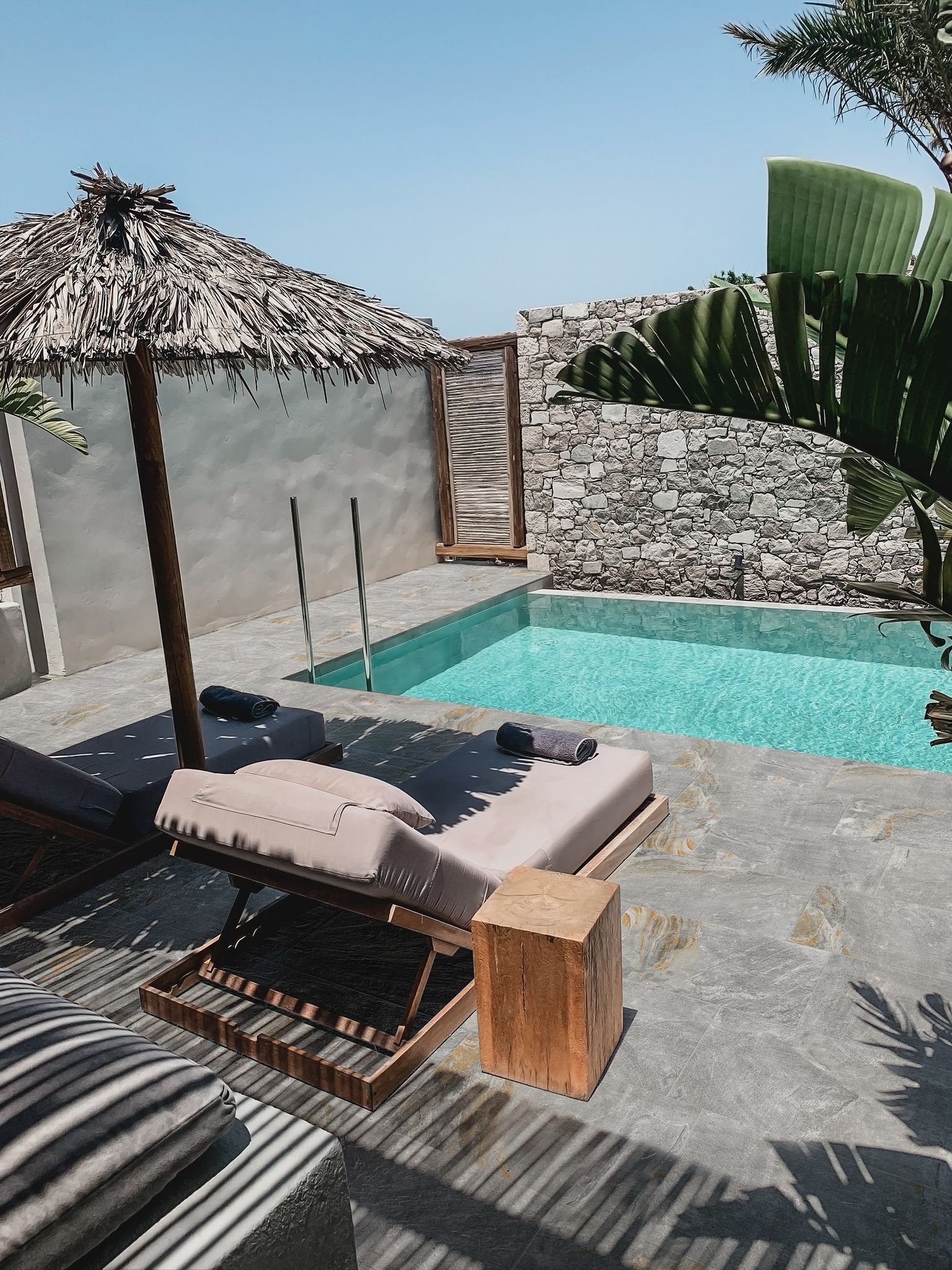 PELDAÑO EXTRUSIONADO ARDESIA ACERO · ANTISLIP | Keros